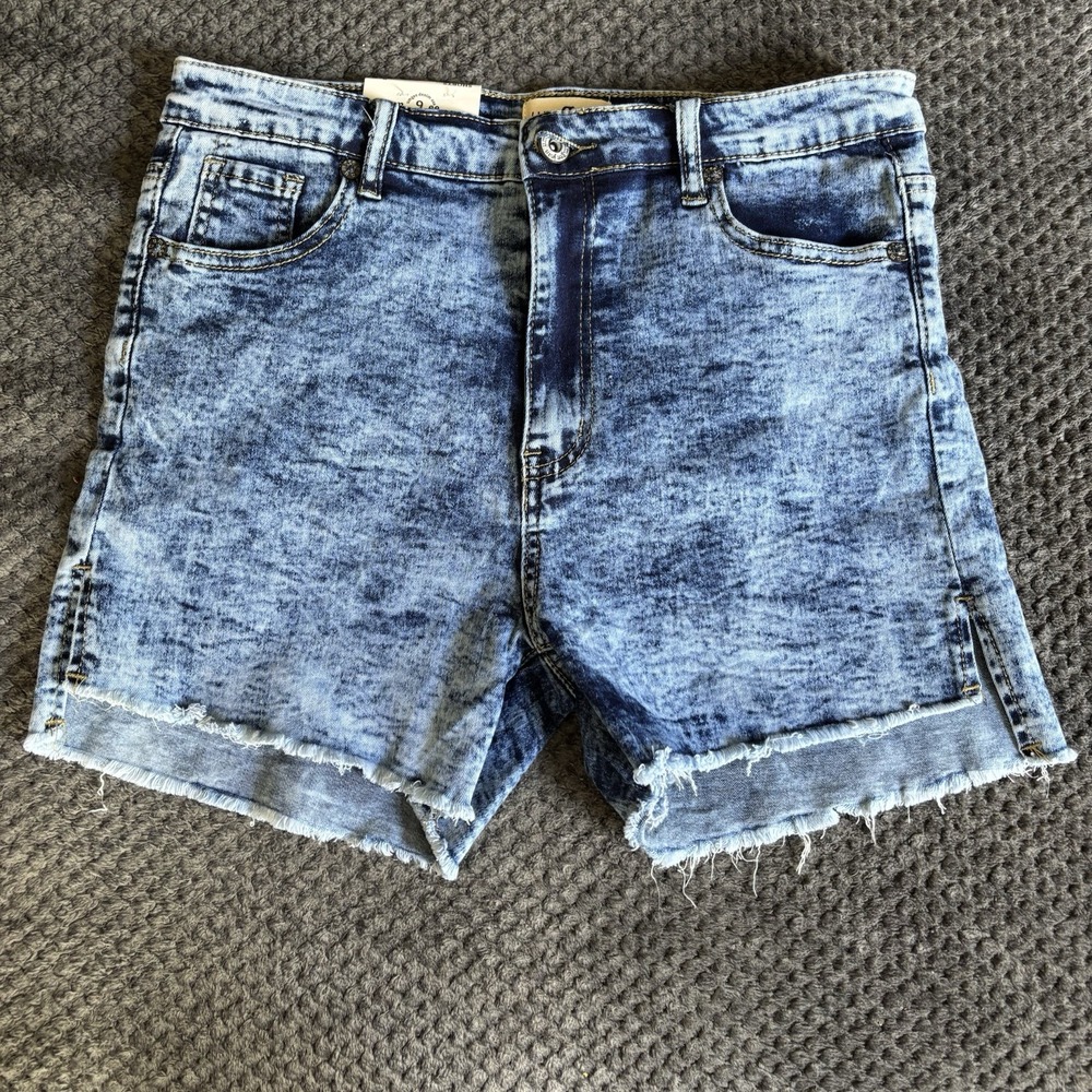 NWT UMGEE Women's Short Side Slit Acid Wash Denim Shorts Size 9 Summer